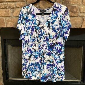Cable & Gauge purple, blue, and white blouse. Size 1X